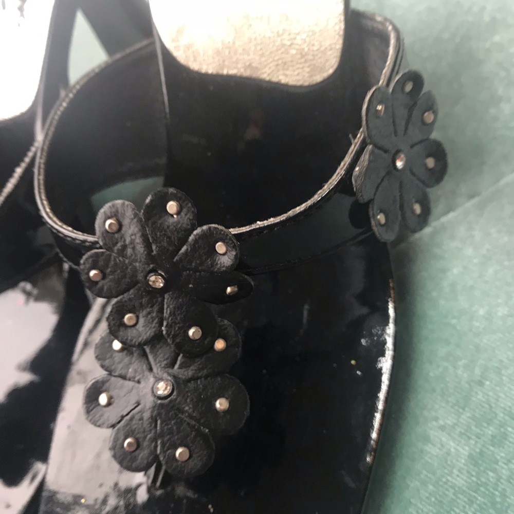 Shoes - Picture 4 of 4